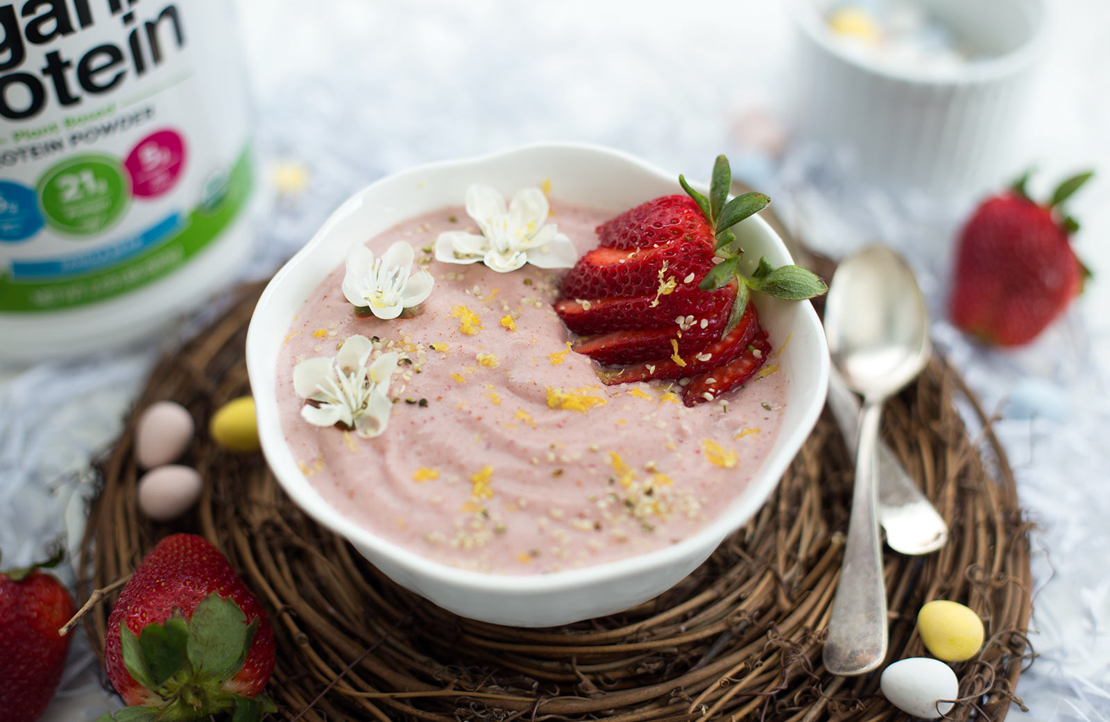 Easter Basket Smoothie Bowl