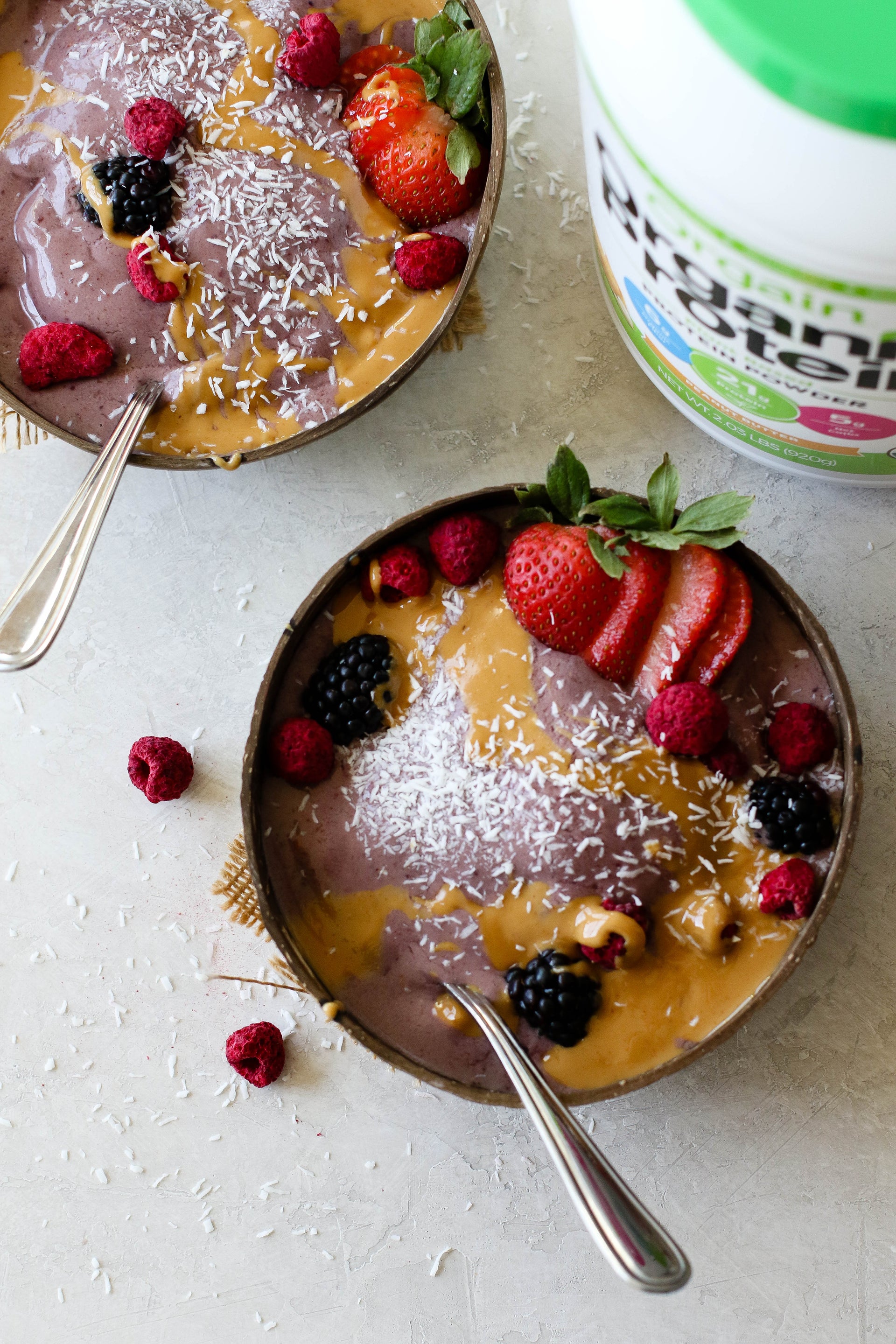 Peanut Butter & Jelly Smoothie Bowl